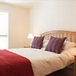 Sunny Apartment Off Grand Canal Square Dublin 2