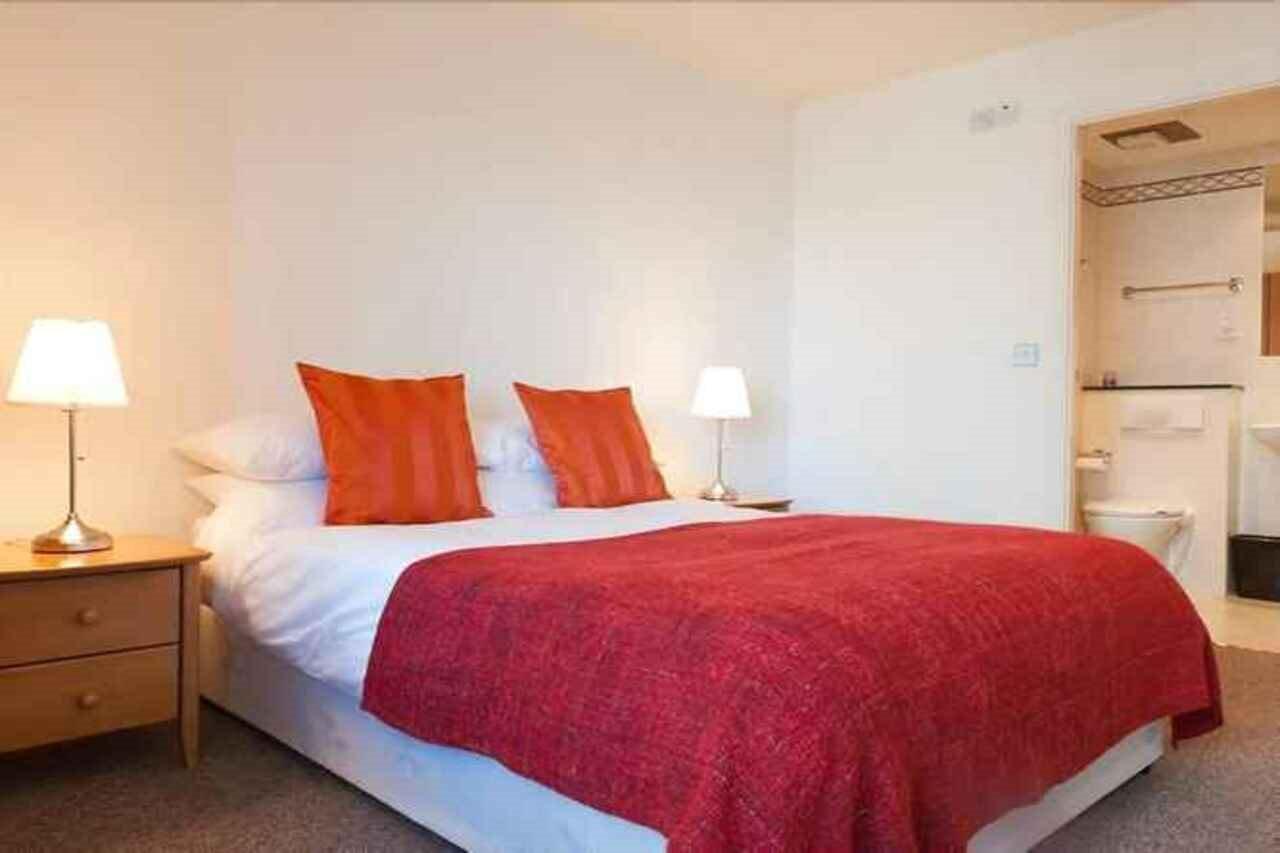 Sunny Off Grand Canal Square 2 Apartment